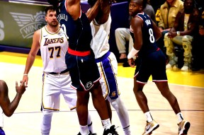 九游体育赛前突围战来临；洛杉矶快船围绕NBA季后赛刷新队史纪录；话题不断；控场能力受关注的简单介绍